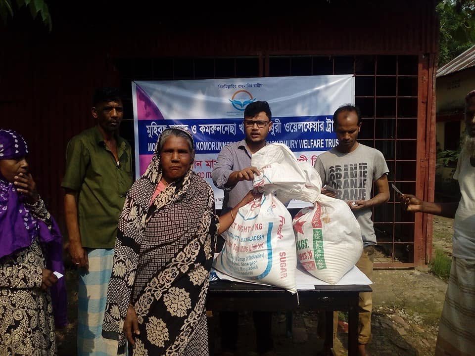 Food distribution to families in need
